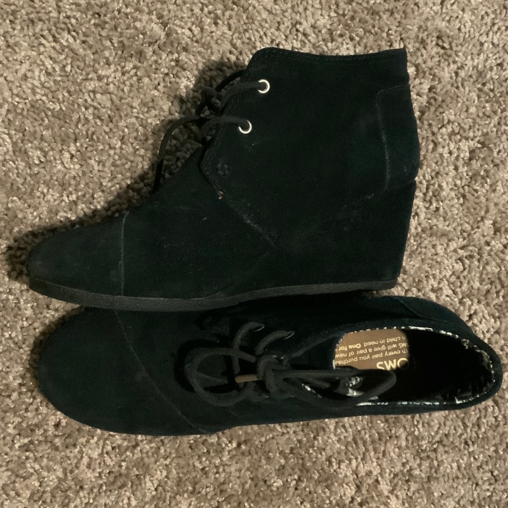 Toms Black Suede Wedge Boots